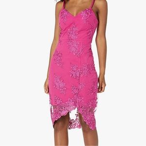 GUESS Women's Embroidered Mesh Illusion Scalloped Hem Sheath Dress